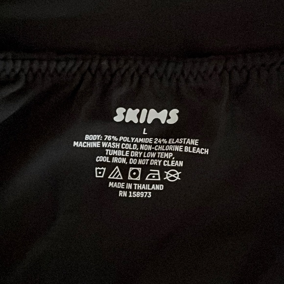 SKIMS Fits Everybody Long Slipdress - Onyx Black - Picture 4 of 4